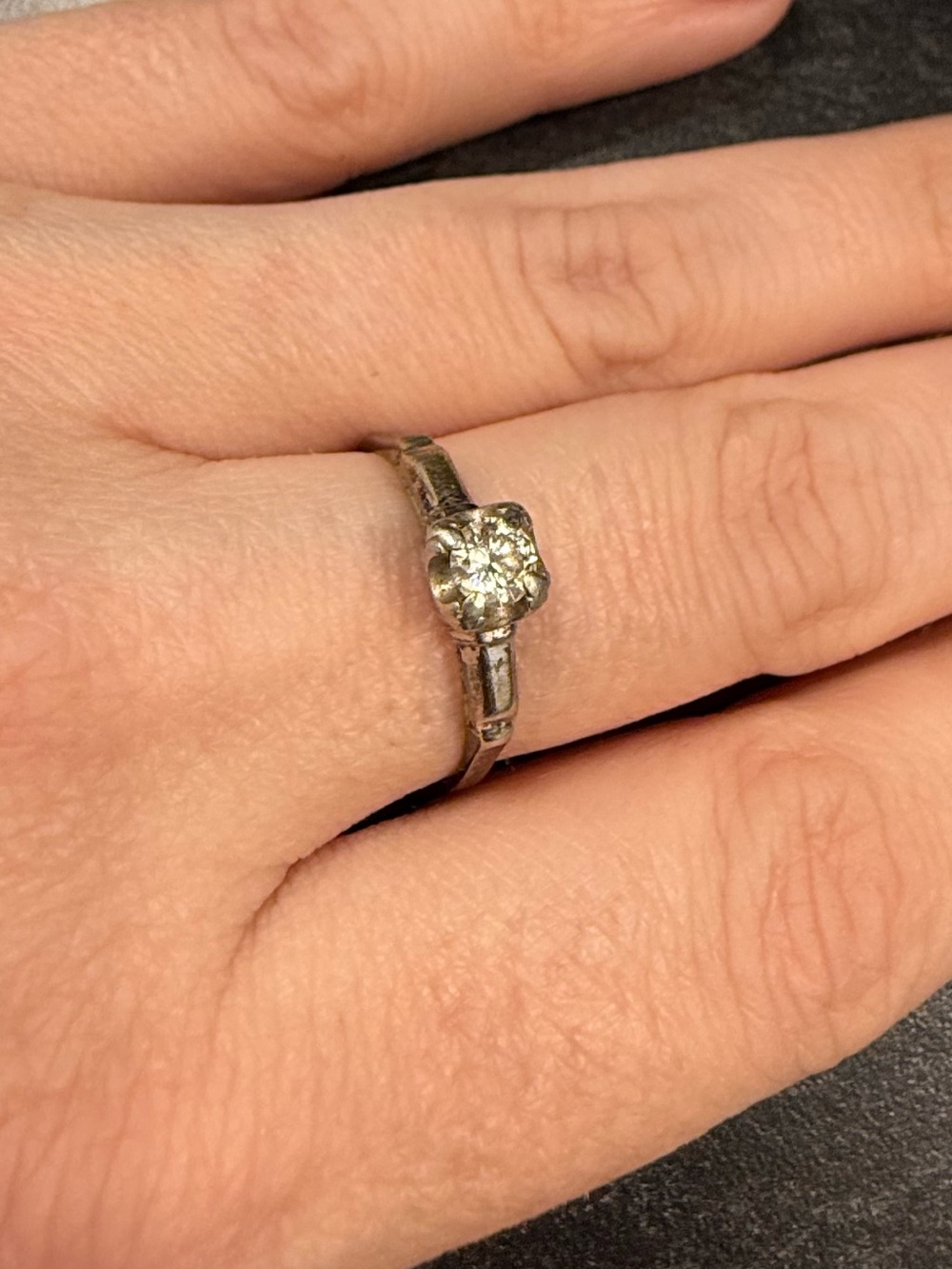 Classic 10kt white gold  Solitaire Ring - Women's Jewelry